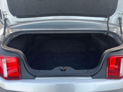 Used 2010 Ford Mustang GT Premium image 18