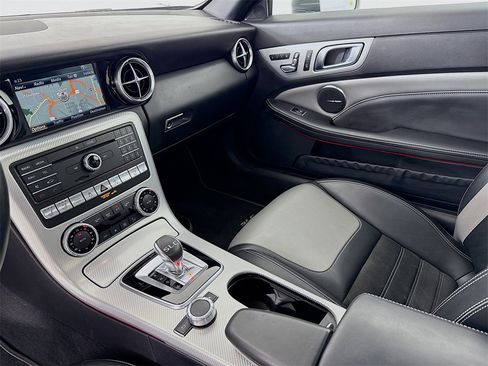 Used 2020 Mercedes-Benz SLC 300 SLC 300 image 24