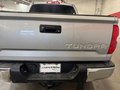 Used 2017 Toyota Tundra SR5 w/ SR5 Upgrade Package image 25