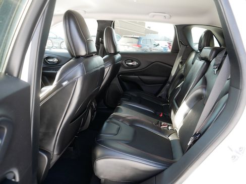 Used 2021 Jeep Cherokee Trailhawk image 35