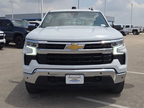 Used 2023 Chevrolet Silverado 1500 LT w/ Z71 Off-Road Package AWD/4WD image 8