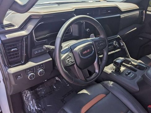Used 2025 GMC Sierra 1500 AT4 w/ AT4 Premium Package AWD/4WD image 11