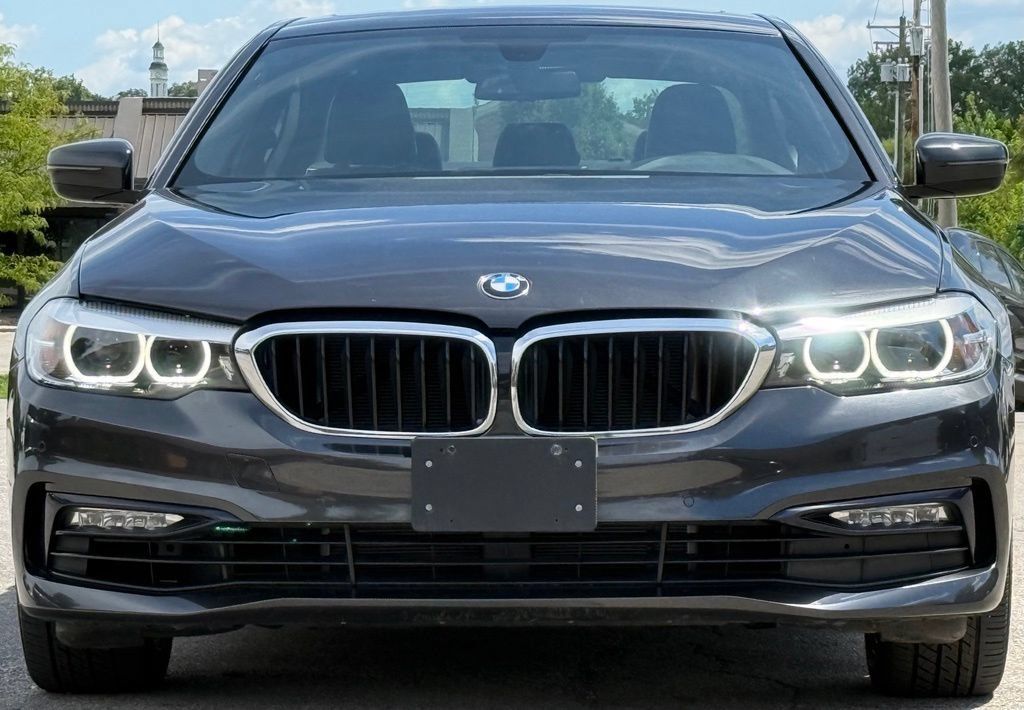 Used 2018 BMW 530i xDrive AWD/4WD image 9