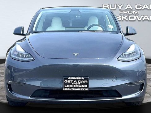 Used 2022 Tesla Model Y Performance AWD/4WD image 3
