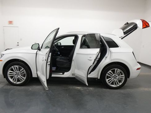 Used 2020 Audi Q5 2.0T Premium Plus w/ Premium Plus Package AWD/4WD image 30