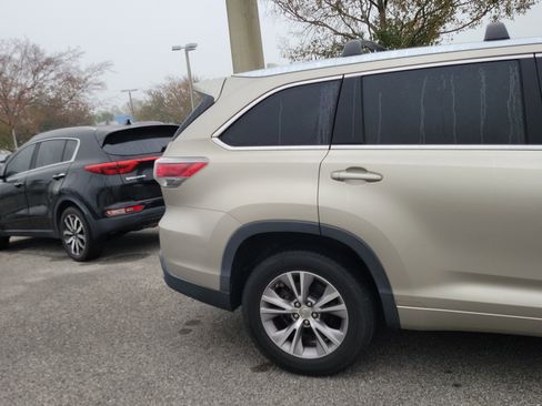 Used 2014 Toyota Highlander XLE image 11