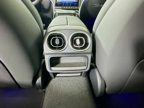 Certified 2025 Mercedes-Benz C 300 4MATIC Sedan image 32