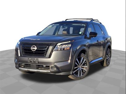 Used 2023 Nissan Pathfinder Platinum w/ Cargo Package