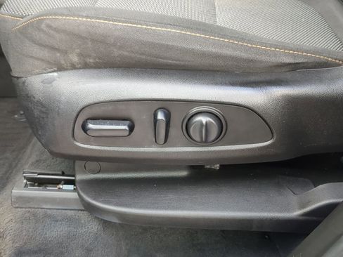 Used 2019 Chevrolet Traverse LT image 23