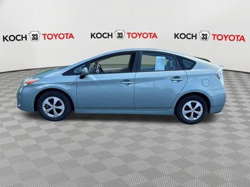 Used 2015 Toyota Prius Three FWD image 4