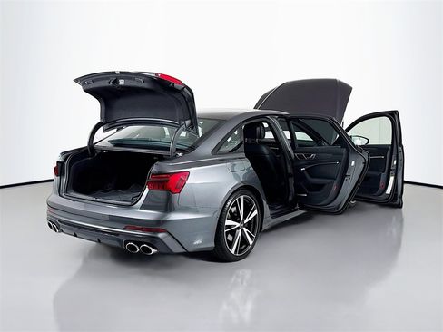 Used 2022 Audi S6 Prestige w/ Prestige Package image 27