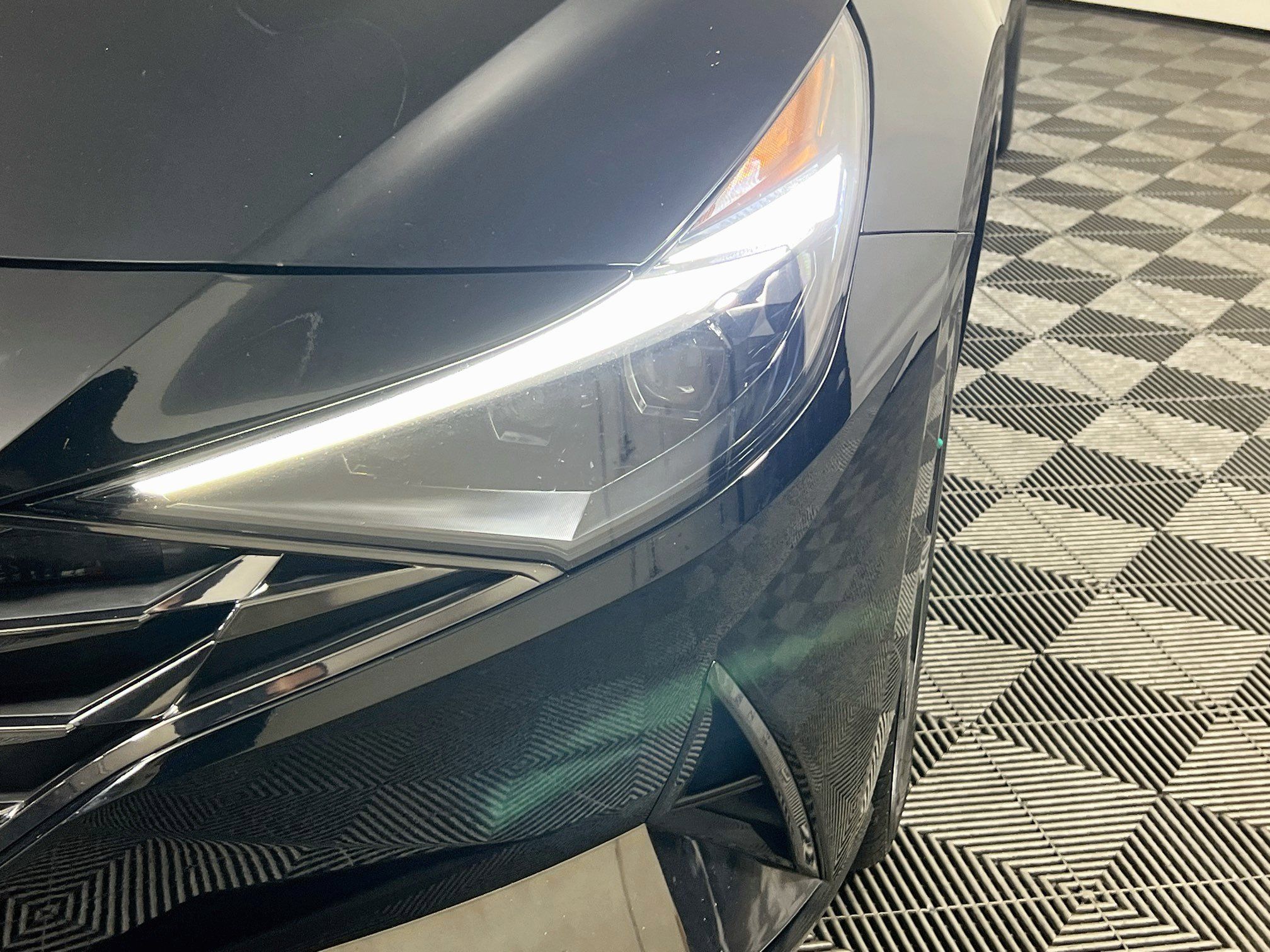 Used 2023 Hyundai Elantra Limited FWD image 11