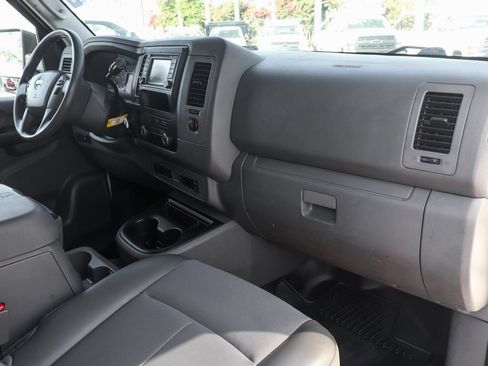 Used 2018 Nissan NV 2500 SV w/ Navigation Package image 32