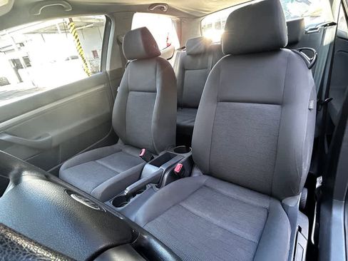 Used 2009 Volkswagen Rabbit S FWD image 11