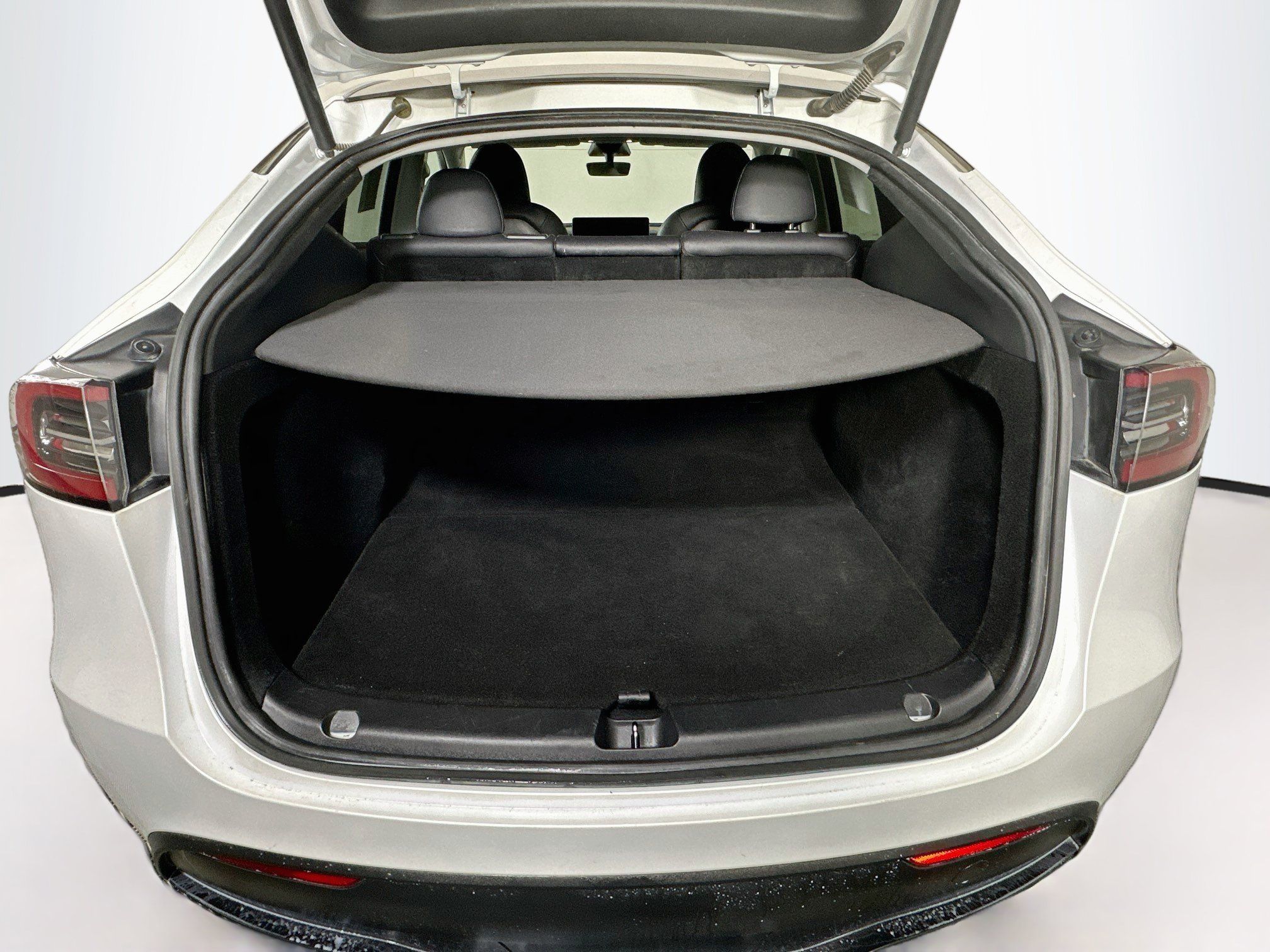 Used 2023 Tesla Model Y Long Range AWD/4WD image 27