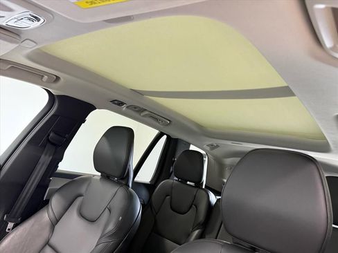 Used 2022 Volvo XC90 T5 Momentum AWD/4WD image 17