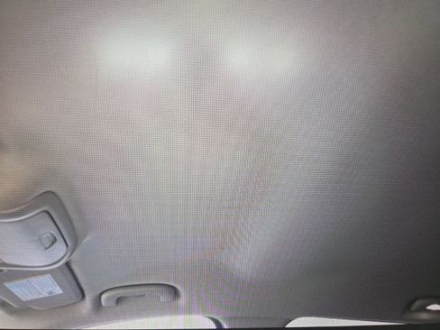 Used 2023 GMC Terrain SLT image 13