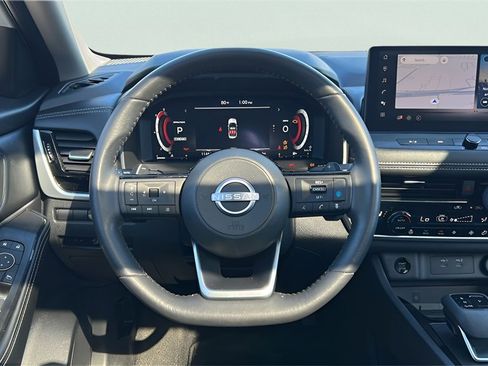 Used 2024 Nissan Rogue SL w/ SL Premium Package image 21