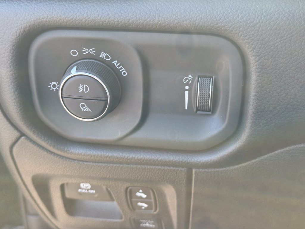 New 2027 RAM 1500 4x4 Crew Cab image 19