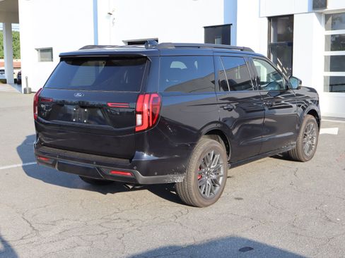 Used 2025 Ford Expedition Platinum w/ Stealth Performance Package AWD/4WD image 10