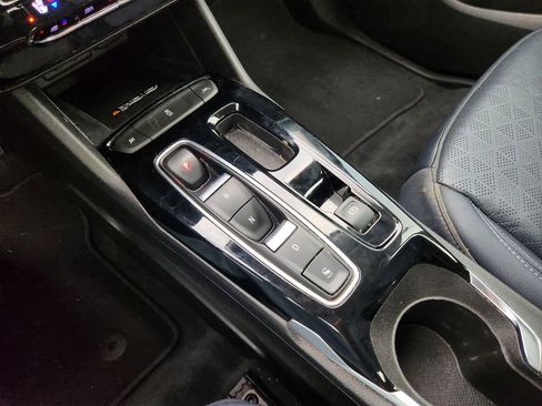 Used 2022 Chevrolet Bolt EUV LT w/ Convenience Package image 23