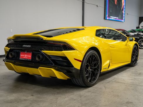 Used 2021 Lamborghini Huracan EVO RWD image 8