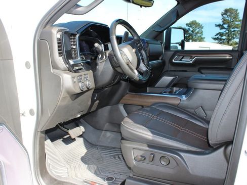 Used 2024 Chevrolet Silverado 2500 High Country w/ High Country Premium Package AWD/4WD image 11