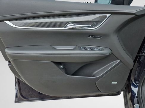 Used 2022 Cadillac XT6 Sport AWD/4WD image 17