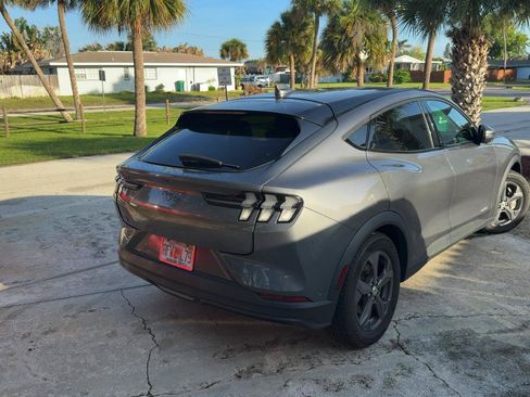 Used 2021 Ford Mustang Mach-E Select w/ Comfort/Technology Package RWD image 3