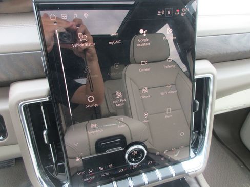 New 2026 GMC Yukon XL Denali w/ Denali Reserve Package AWD/4WD image 19