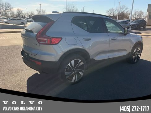 Certified 2025 Volvo XC40 B5 Plus image 5