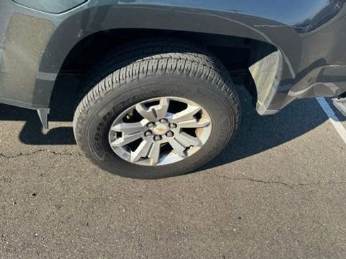 Used 2017 Chevrolet Colorado LT w/ LT Convenience Package image 13