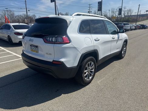 Used 2019 Jeep Cherokee Latitude Plus w/ Comfort/Convenience Group image 8
