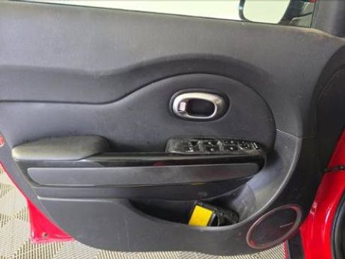 Used 2018 Kia Soul ! w/ Tech Package FWD image 17