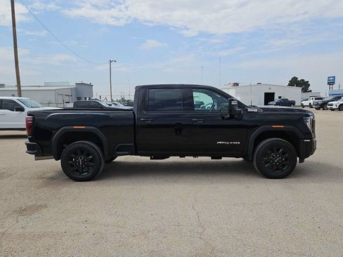 Used 2025 GMC Sierra 2500 AT4 AWD/4WD image 9