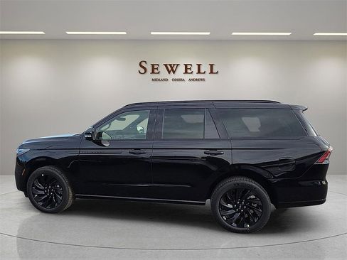 New 2025 Lincoln Navigator Reserve w/ Jet Appearance Package image 2