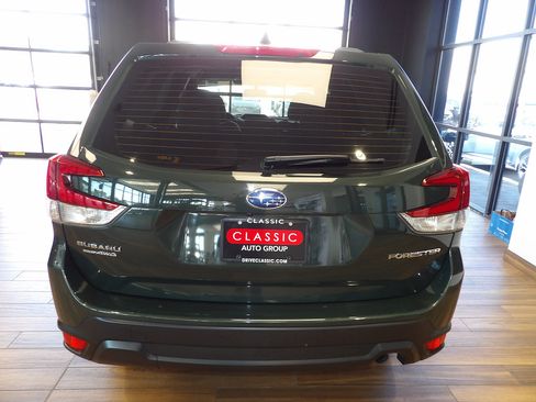 Used 2023 Subaru Forester AWD/4WD image 7