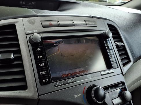 Used 2011 Toyota Venza w/ Premium Pkg #2 FWD image 9