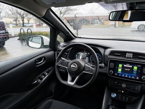 Certified 2024 Nissan Leaf SV Plus image 11