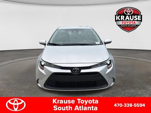 Used 2025 Toyota Corolla LE FWD image 2