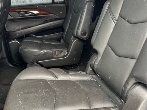 Used 2016 Cadillac Escalade ESV Premium image 18