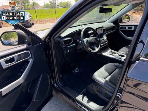Used 2022 Ford Explorer XLT w/ Equipment Group 202A AWD/4WD image 12