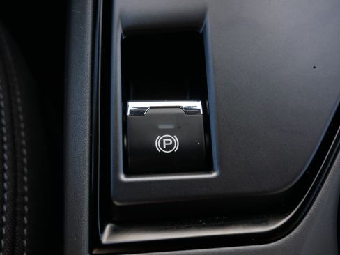 Certified 2025 Subaru Crosstrek 2.0i image 30