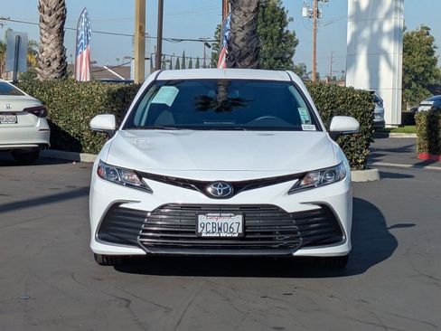 Used 2022 Toyota Camry LE image 2