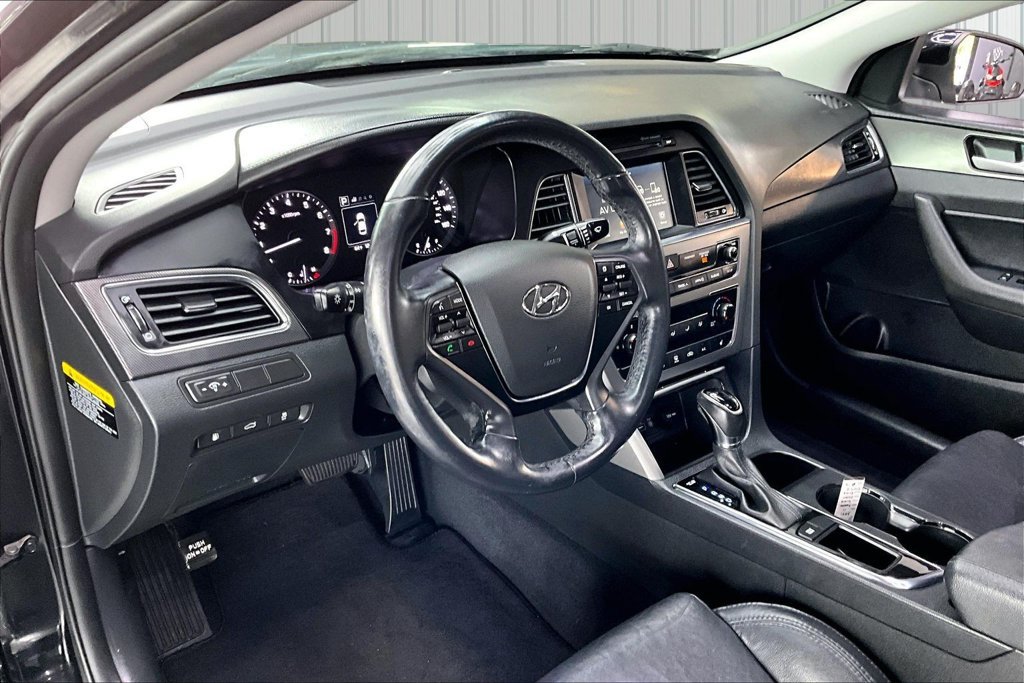 Used 2017 Hyundai Sonata Sport w/ Value Edition Package 02 FWD image 15