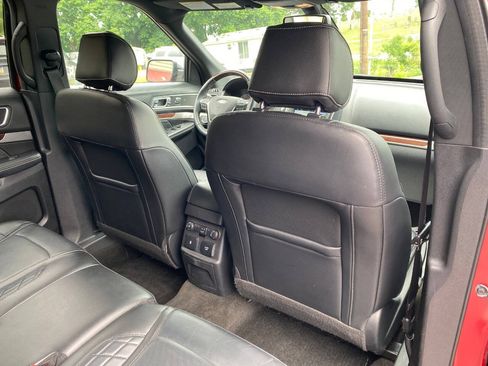 Used 2017 Ford Explorer Platinum AWD/4WD image 32