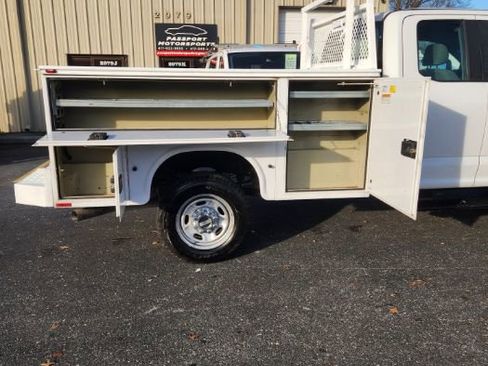 Used 2017 Ford F250 XL w/ Power Equipment Group image 4