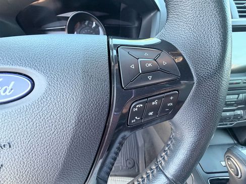 Used 2018 Ford Explorer XLT w/ Equipment Group 202A FWD image 16
