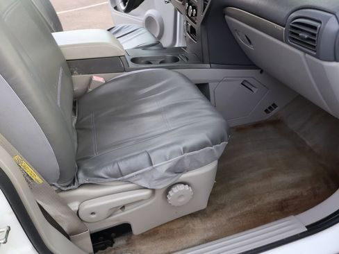 Used 2006 Buick Rendezvous CX image 28