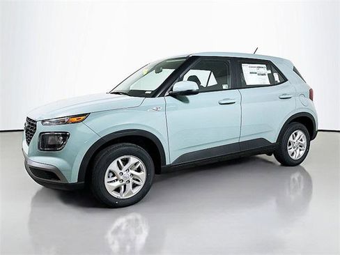 New 2026 Hyundai Venue SE image 3